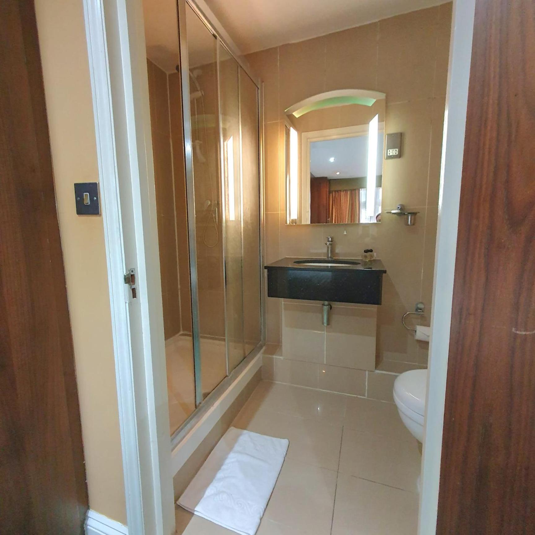 Oliver Hotel London Bagian luar foto